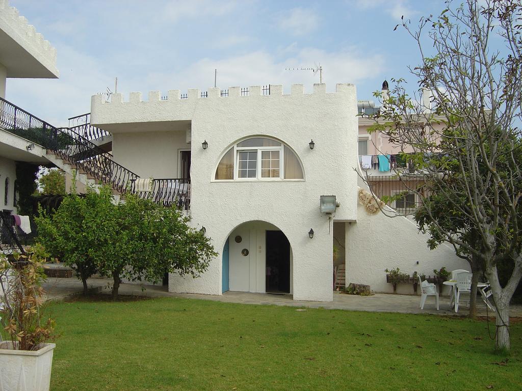 Вилла Castle By The Sea Луца Экстерьер фото