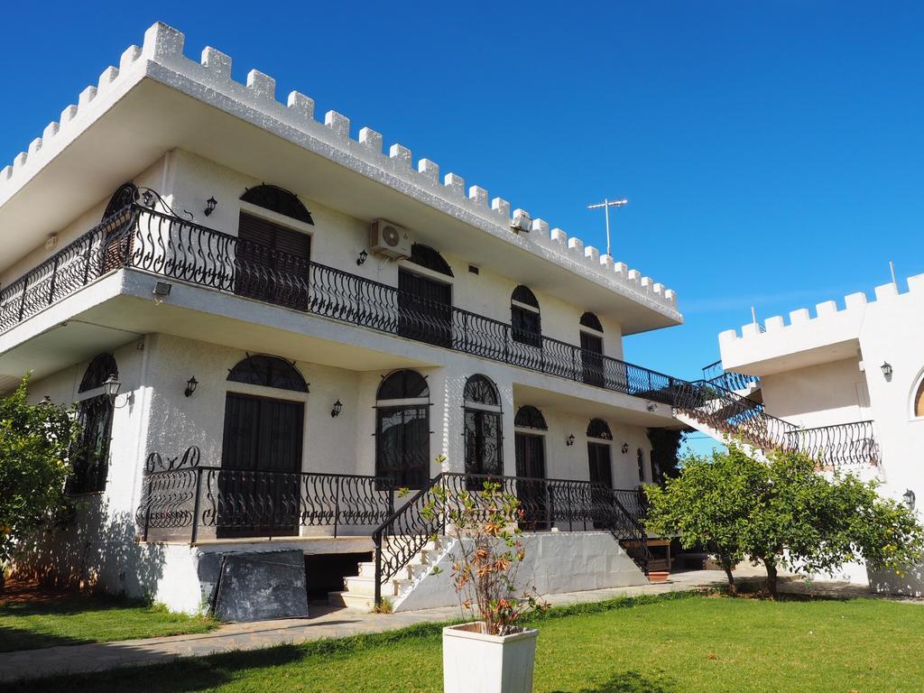 Вилла Castle By The Sea Луца Экстерьер фото