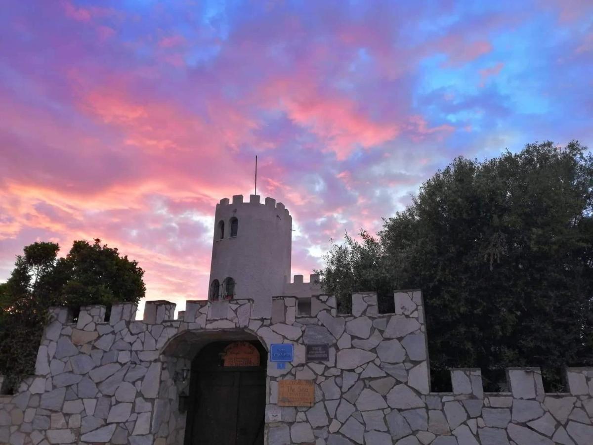 Вилла Castle By The Sea Луца Экстерьер фото